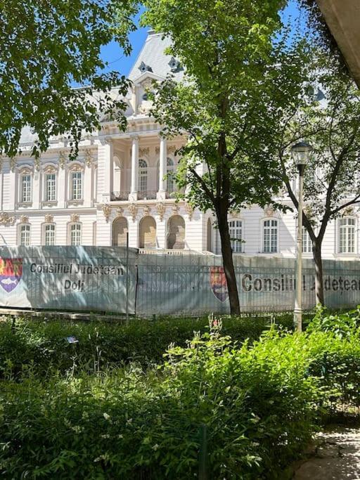 Alea Central Studio Art Museum Крайова Экстерьер фото